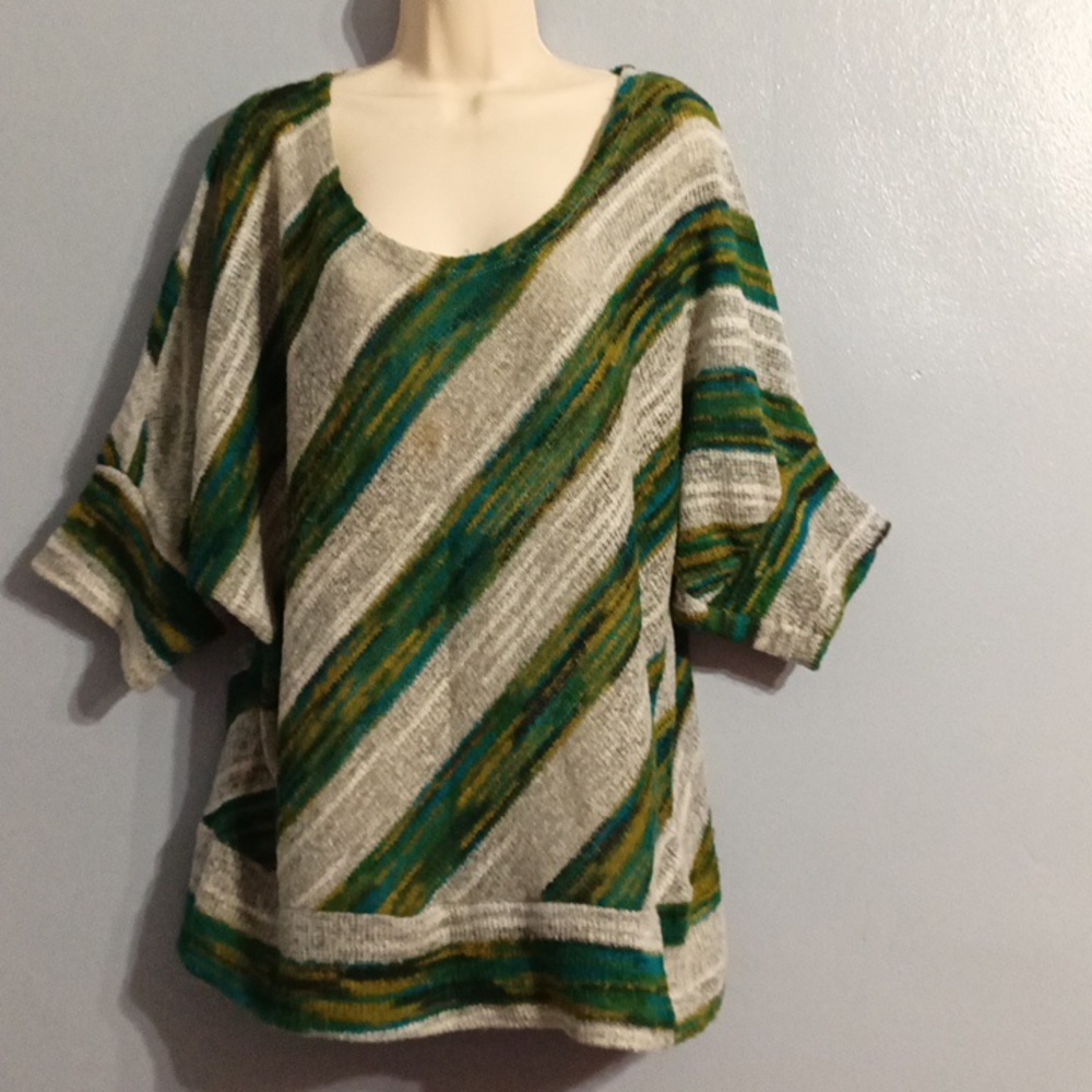 Caren sport women's light weight sweater size 3XL